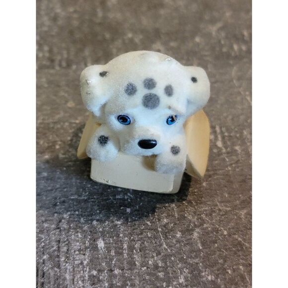Meg 2005 lost puppy Dalmatian flocked cardboard box toy figure - Picture 1 of 4